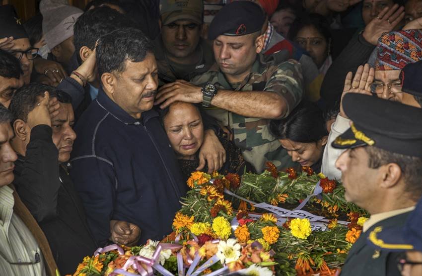 Indian Army, major chitresh bisht, chitresh bisht, dehradun, major chitresh bisht last rites, major chitresh bisht cremation, pulwama terror attack, pulwama latest, pakistan
