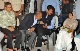 National news, CBI vs mamta banerjee, CBI, Mamta banerjee, Sharsha ponzi scheme, Kolkata police commissioner Rajeev Kumar, IPS, Union Home Ministry, ममता बनर्जी, सीबीआई, केंद्रीय गृह मंत्रालय, सीबीआई बनाम ममता बनर्जी, कोलकाता पुलिस, सीबीआई बनाम कोलकाता पुलिस