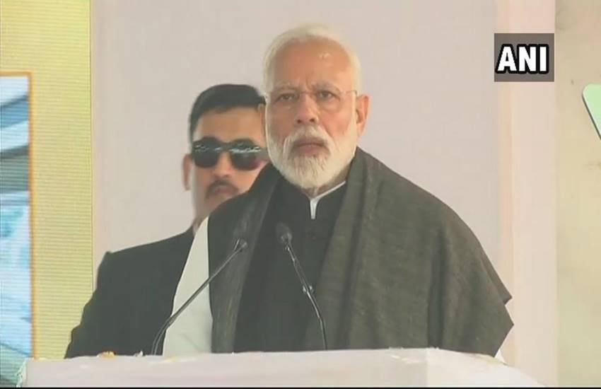 जम्मू-कश्मीर के पुलवामा जिले में हुए आतंकवादी हमले पर पड़ोसी देश पाकिस्तान को कड़ा संदेश देते हुए प्रधानमंत्री नरेन्द्र मोदी ने शुक्रवार को कहा कि आतंकी संगठन और उनके सरपरस्त बहुत बड़ी गलती कर गए हैं और इसके गुनाहगारों को उनके किये की सजा जरूर मिलेगी।