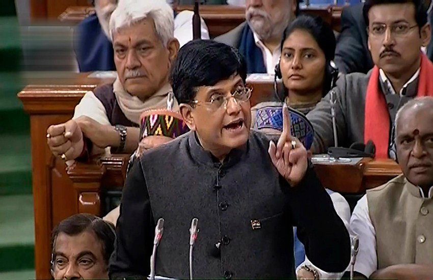 Union Budget 2019-20 India: बजट भाषण पढ़ते हुए पीयूष गोयल। (फोटो सोर्स-LSTV)
