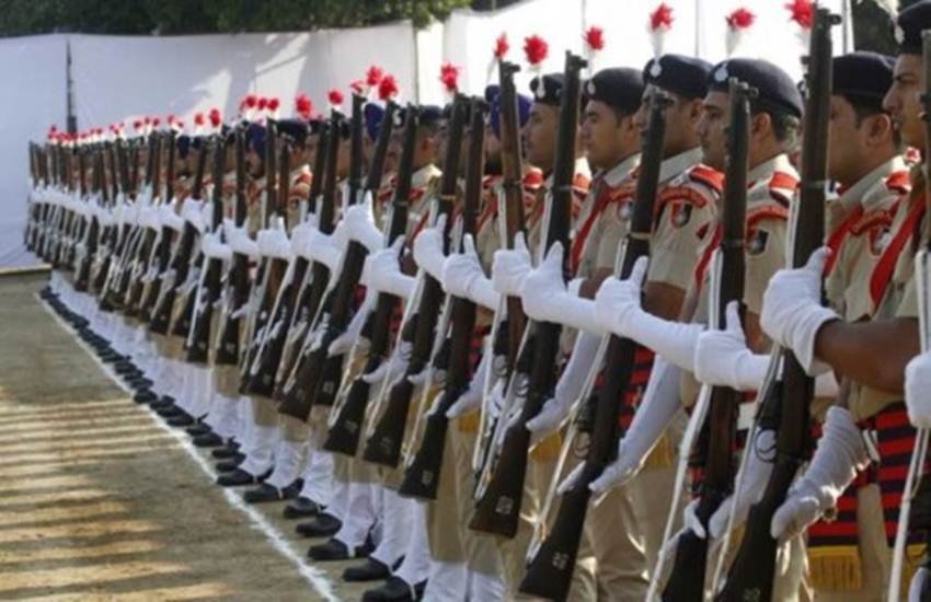 Kolkata Police, KPRB Recruitment 2019: Civic Volunteers पद के लिए 8वीं पास उम्मीदवार आवेदन कर सकते हैं। Kolkata Police, KPRB Recruitment 2019: Civic Volunteers पद के लिए 8वीं पास उम्मीदवार आवेदन कर सकते हैं।