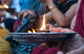 incense sticks, worship, incense sticks during worship, agarbatti, agarbatti in worship, pooja, pooja vidhi, pooja aarti, puja aarti, worship with incense sticks, worship with agarbatti, religion news
