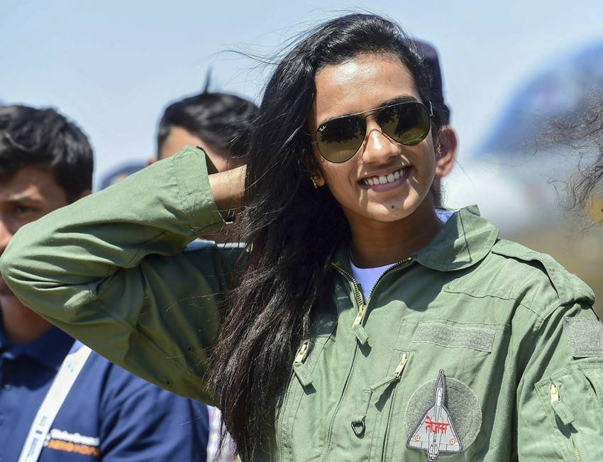 pv sindhu, pv sindhu figher plane, pv sindhu pilot, pv sindhu tejas, pv sindhu air show, sports news, indian express" />