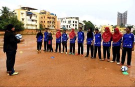 FOOTBALL, FOOTBALL COACH, TAMIM, Thamimunissa Jabbar, Burqa-clad football coach