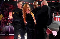 WWE Raw Results: बीच मैच से गिरफ्तार हुई बैकी लिंच