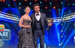 Filmfare Awards 2019: आलिया भट्ट को मिली ब्लैक लेडी रणबीर कपूर ने भी जीता फिल्मफेयर अवॉर्ड, यहां देखें विनर्स की पूरी लिस्ट