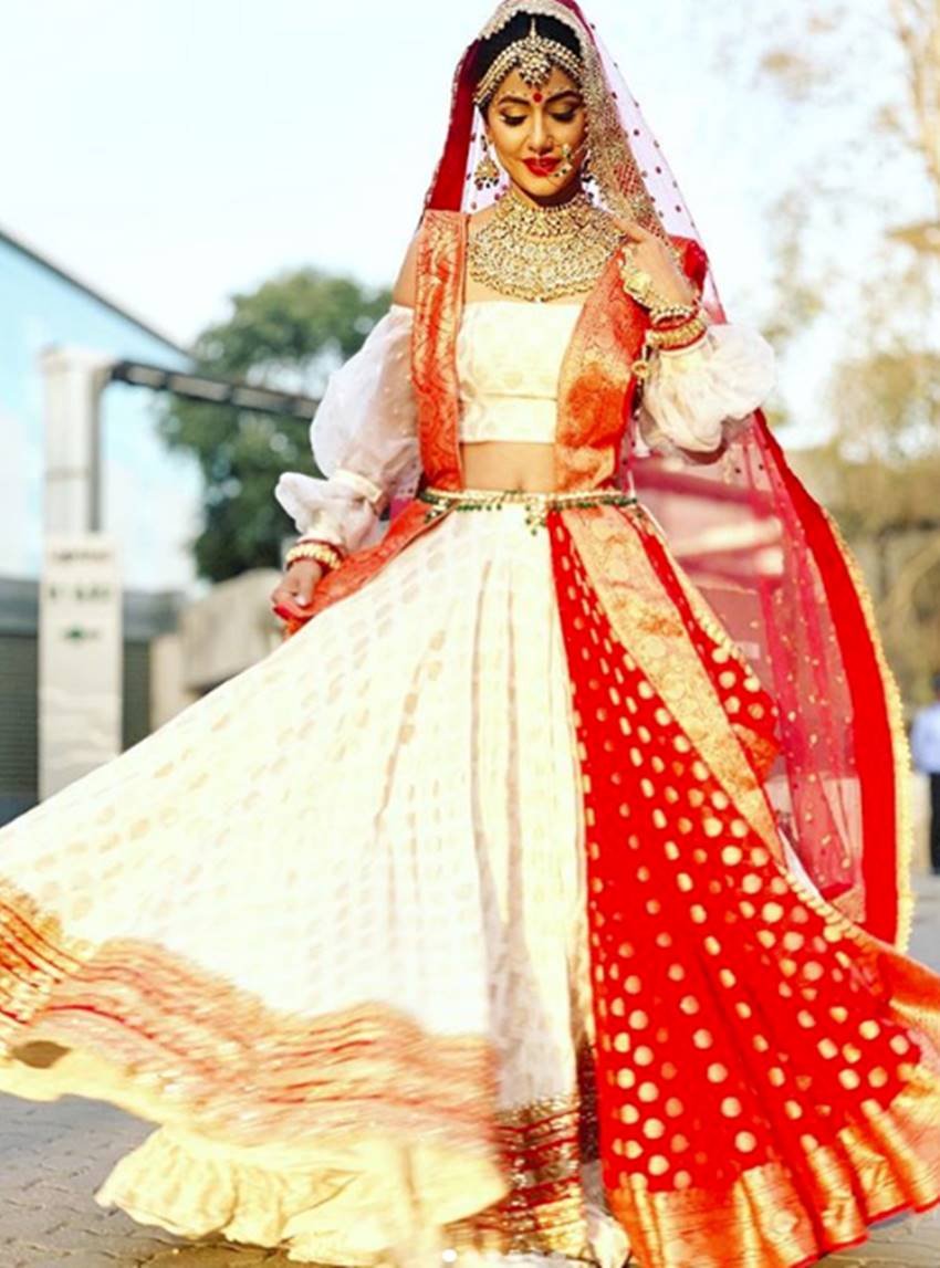Hina khan In Bangoli bride awtaar, hina khan with a swag of komolika, komolika swag, hina khanin komolika awtar, entertainment news, hina khan, entertainment news, bigg boss ex contestant hina khan, populer actress hina khan, hina khan looking beautiful, entertainment news, bollywood news, television news