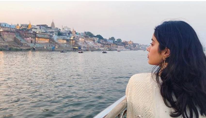 Janhvi Kapoor Birthday, janhvi kapoor in Varanasi, dhadak actress Janhvi kapoor, sridevi kapoor daughter janhvi, janhvi kapoor now 22 years old, actress janhvi kapoor celebrate her 22nd birthday, janhvi kapoor sister khushi, janhvi father boney kapoor, entertainment news, bollywood news, television new
