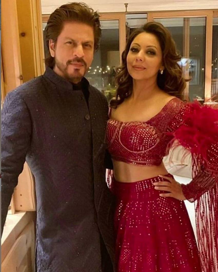 पति शाहरुख खान के साथ 'बदला' प्रोड्यूसर गौरी खान