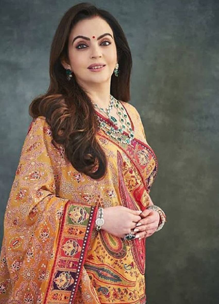 मुकेश अंबानी की पत्नी और आकाश की मां नीता अंबानी