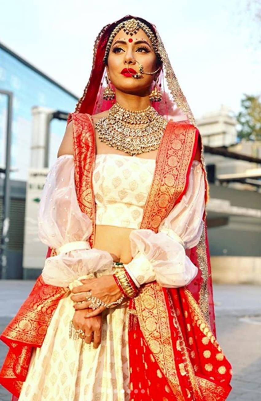 Hina khan In Bangoli bride awtaar, hina khan with a swag of komolika, komolika swag, hina khanin komolika awtar, entertainment news, hina khan, entertainment news, bigg boss ex contestant hina khan, populer actress hina khan, hina khan looking beautiful, entertainment news, bollywood news, television news
