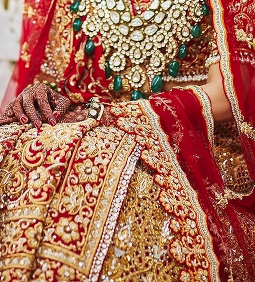जरदोजी कढ़ाई भारत के अलावा पाकिस्तान में भी खूब चलती है।