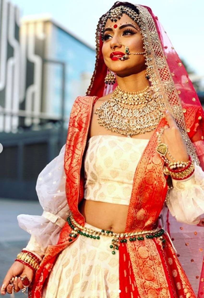 Hina khan In Bangoli bride awtaar, hina khan with a swag of komolika, komolika swag, hina khanin komolika awtar, entertainment news, hina khan, entertainment news, bigg boss ex contestant hina khan, populer actress hina khan, hina khan looking beautiful, entertainment news, bollywood news, television news