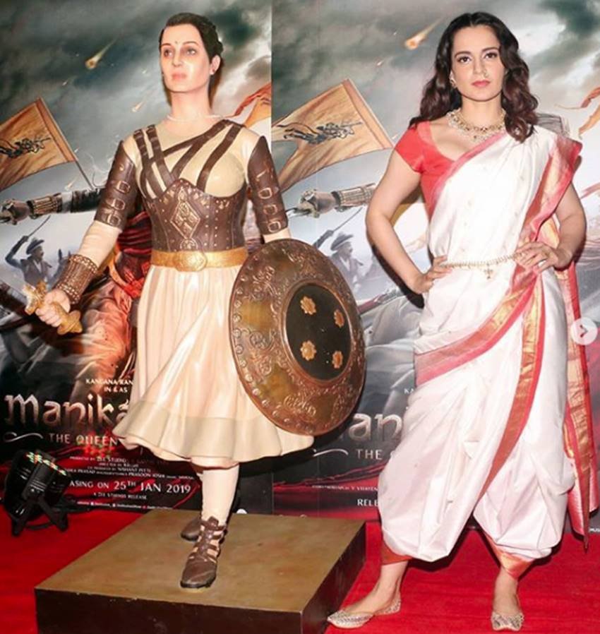 बिना किसी बैक के एक्ट्रेस ने इंडियन सिनेमा में अपनी एक खास पहचान बनाई है। इन दिनों एक्ट्रेस अपने बेबाक बयानों के चलते काफी ट्रेंड भी कर रही हैं। कंगना रनौत नेपोटिज्म से लेकर पॉलिटिक्स तक हर टॉपिक पर बेधड़क होकर बोलना जानती हैं।