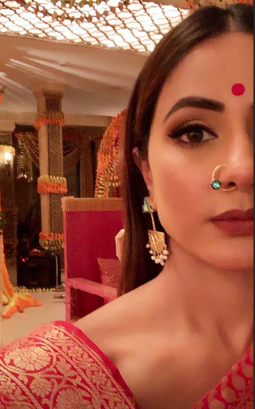 Hina khan In Bangoli bride awtaar, hina khan with a swag of komolika, komolika swag, hina khanin komolika awtar, entertainment news, hina khan, entertainment news, bigg boss ex contestant hina khan, populer actress hina khan, hina khan looking beautiful, entertainment news, bollywood news, television news