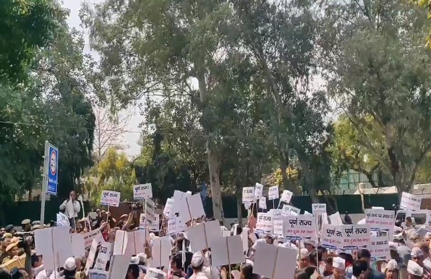 आम आदमी पार्टी ने लोकसभा चुनाव के लिए घोषित किए उम्मीदवार
फोटो सोर्स- Tashi tobgyal आम आदमी पार्टी ने लोकसभा चुनाव के लिए घोषित किए उम्मीदवार
फोटो सोर्स- Tashi tobgyal