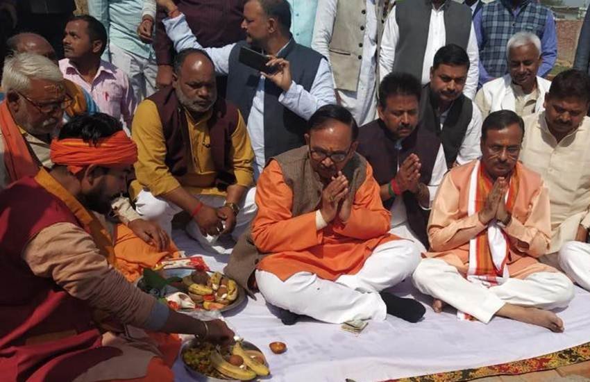 Elections 2019, Loksabha Elections 2019, BJP, UP Deputy CM, Dinesh Sharma, UP BJP Chief, Mahendra Nath Pandey, Hurry, Model Code of Conduct, Varanasi, Benaras, State News, UP News, Hindi News