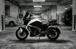 Royal Enfield Bullet और 2019 Bajaj Dominar 400 में होगी टक्कर? जानिए खूबियां