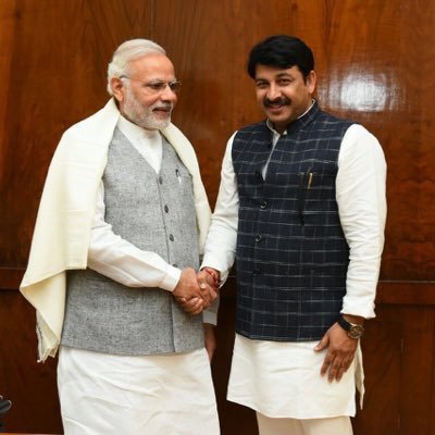 पीएम मोदी के साथ मनोज तिवारी