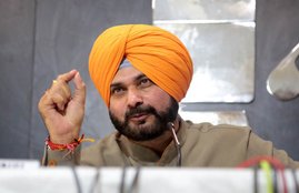 Navjot Singh Sidhu, Congress, Punjab Most Popular Politician, Twitter, Captain Amarinder Singh, Punjab CM, Akali Dal, Sukhbir Singh Badal, Aam Aadmi Party, AAP, Bhagwant Mann, Union Minister, Harsimrat Badal, Punjab News, Trending News, National News, Hindi News