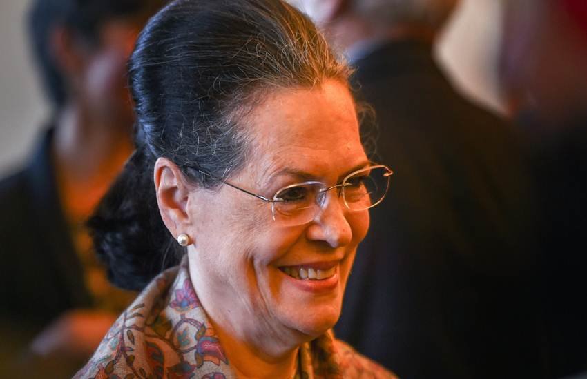 Sonia Gandhi, UPA, Congress, Raebareli, Loksabha Elections, Rahul Gandhi, Crown, Gujarat Assembly Polls, Pulwama Terror Attack, Surgical Strikes, Desire, National News, India News, Hindi News