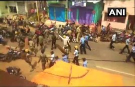 West Bengal, West Bengal Police, BJP, BJP workers, bike rally, bike rally in Midnapore, BJP bike rally in Midnapore, Midnapore, Election 2019, Loksabha Polls, Loksabha Polls 2019, पश्चिम बंगाल, मिदनापुर, पुलिस, लाठीचार्ज, बाइक रैली, भाजपा, लोकसभा चुनाव, लोकसभा चुनाव 2019, चुनाव 2019