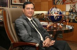 अनिल शर्मा: सरकारी कंपनी के मुलाजिम से बन गए अरबपति बिल्डर, राजनीति से लेकर बॉलीवुड में आजमाया हाथ