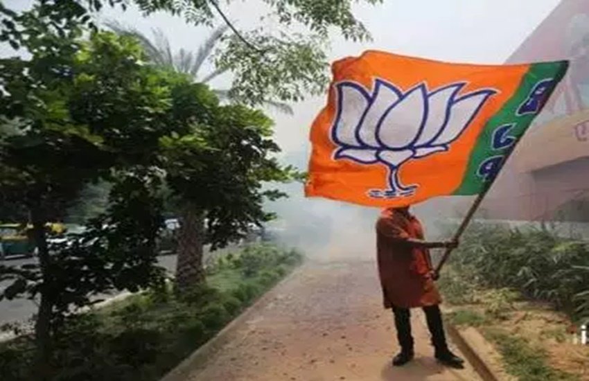 प्रतीकात्मक फोटो ( फोटो सोर्स : इंडियन एक्सप्रेस )