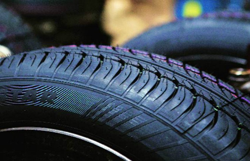 car tyre maintenance tips, when you should change your car tyre, time to change car tyre, how to maintain car tyre, car tyre changing tips, car tyre age, car tyre rotation