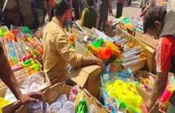 होली पर बाजारों में खूब बिका चीनी सामान