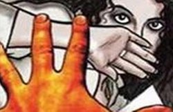 रेप की कर रहा था कोशिश, महिला ने आरोपी के प्राइवेट पार्ट को काट कर कुत्ते को खिला दिया