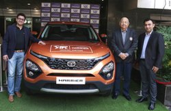 IPL 2019 में सबसे शानदार कैच पकड़ने वाले दर्शक को मिलेगी Tata Harrier, जानिए क्या है इसमें खास