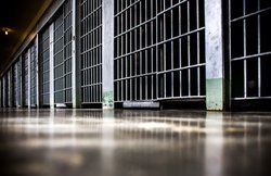 सबसे खतरनाक जेल से फरार हुए तीन कैदी, कागज, चम्मच और बाल का किया था इस्तेमाल