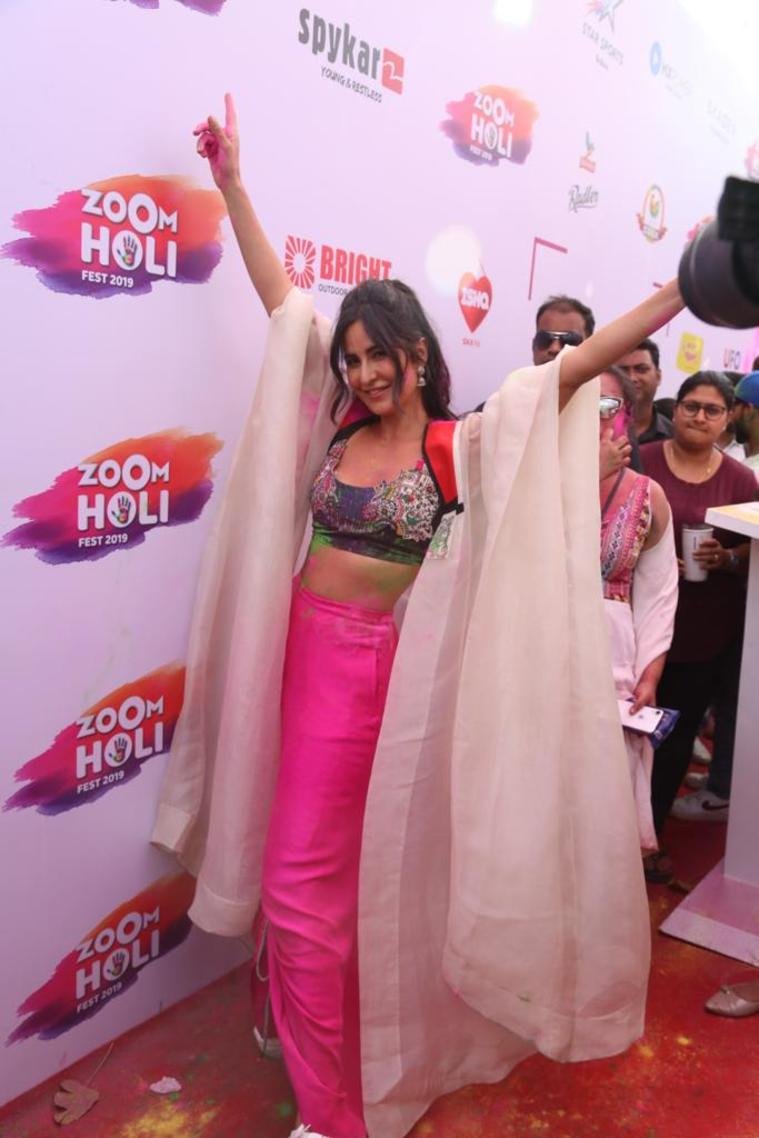 Holi, Holi 2019, taimur holi 2019, taimur holi photos, Holi photos, Taimur Ali Khan, Holi ceelbration photos, Farhan Akhtar, Shibani Dandekar, Shabana Azmi, Javed Akhtar, Zoya Akhtar, Divya Dutta