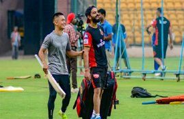 IPL 2019, Sunil Chhetri, Virat Kohli, RCB, training session, Royal Challengers Bangalore, Bengaluru FC,