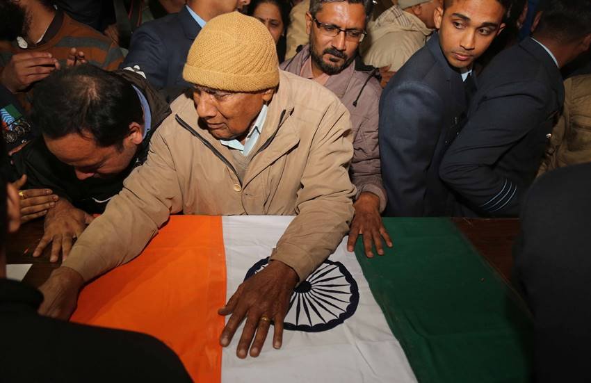 Wing commander siddarth, budgam chopper, chandigarh residence, chopper crash, Wing commander arti singh