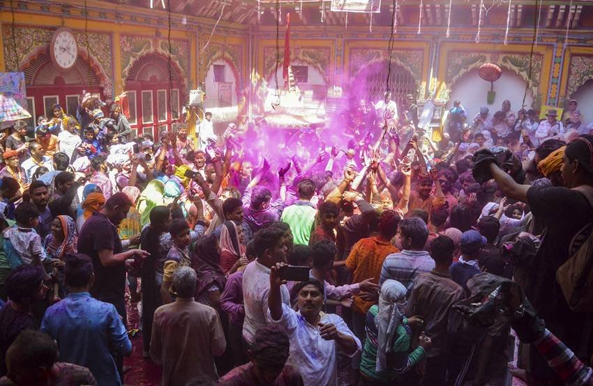 Traditional,Holi,lathmar holi,People celebrate,Mathura, holi, spring season, flowers, natural colours, artificial colours, holi festival, holi 2019,