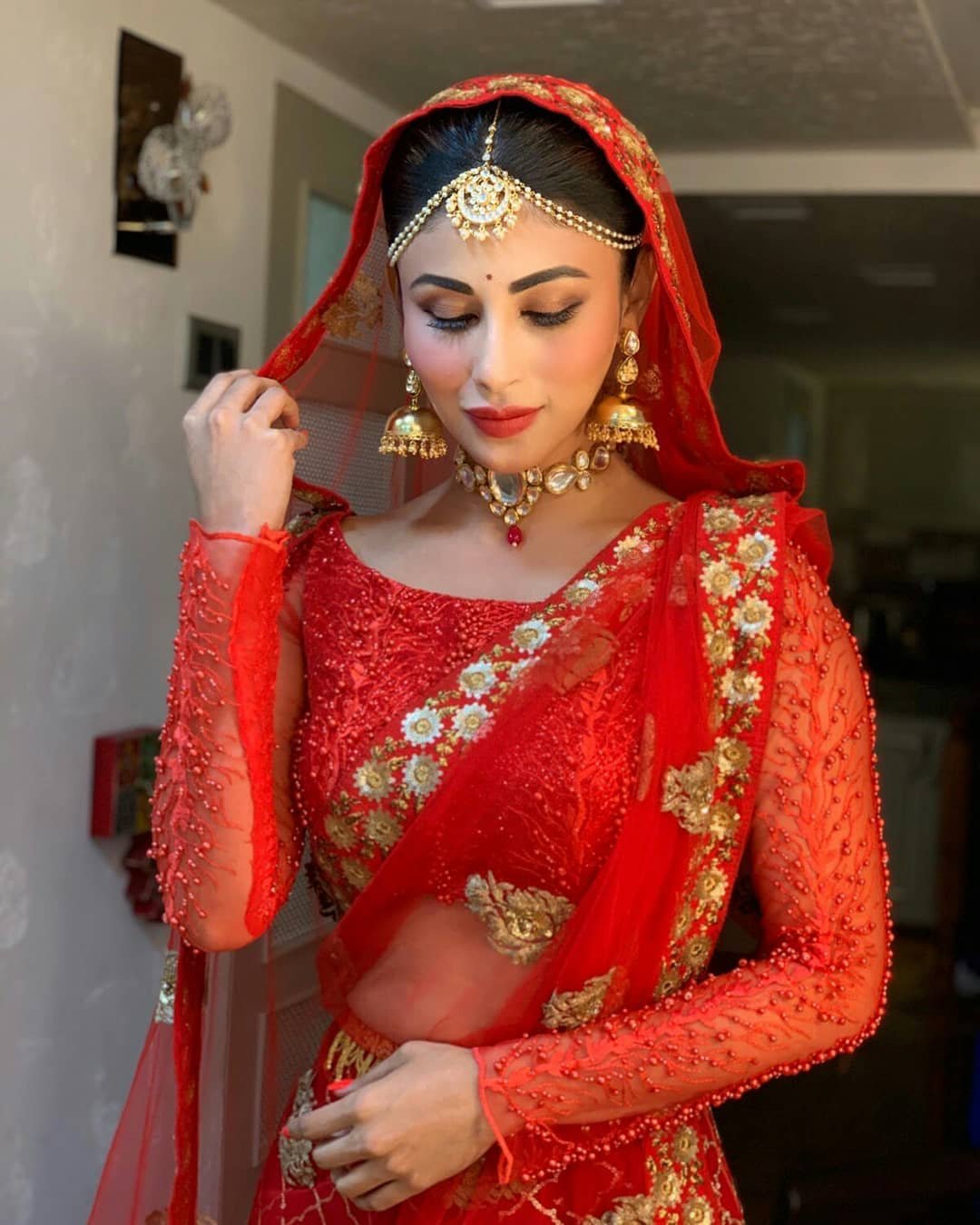 Mouni Roy, Mouni Roy Fashion, Fashion, Celeb Fashion
