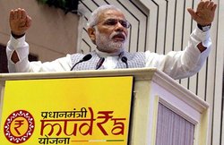 मुद्रा योजना का बुरा हाल: सिर्फ एक महीना बाकी, टारगेट से कोसों दूर है मोदी सरकार की ड्रीम स्‍कीम