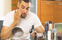 सौंदर्य के बाजार में पुरुष, प्रसाधन का कारोबार और भेदभाव के रंग