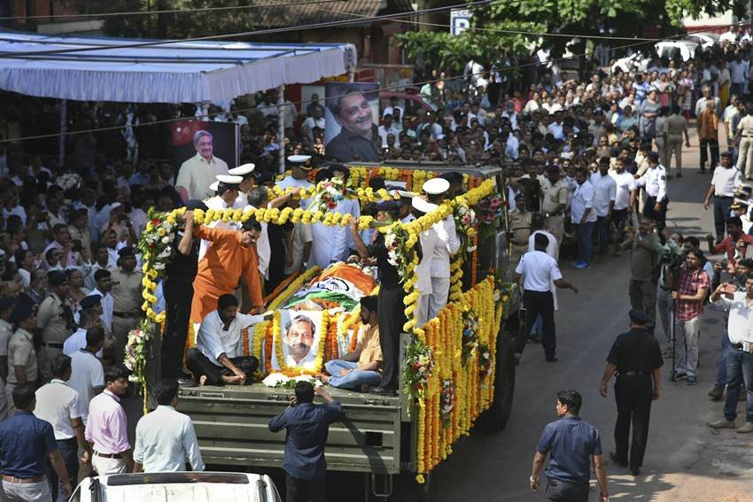 Manohar Parrikar,Manohar Parrikar death,Manohar Parrikar dies,Manohar Parrikar funeral,Manohar Parrikar funeral procession,Manohar Parrikar Death News,Goa CM Parrikar,Goa chief minister die