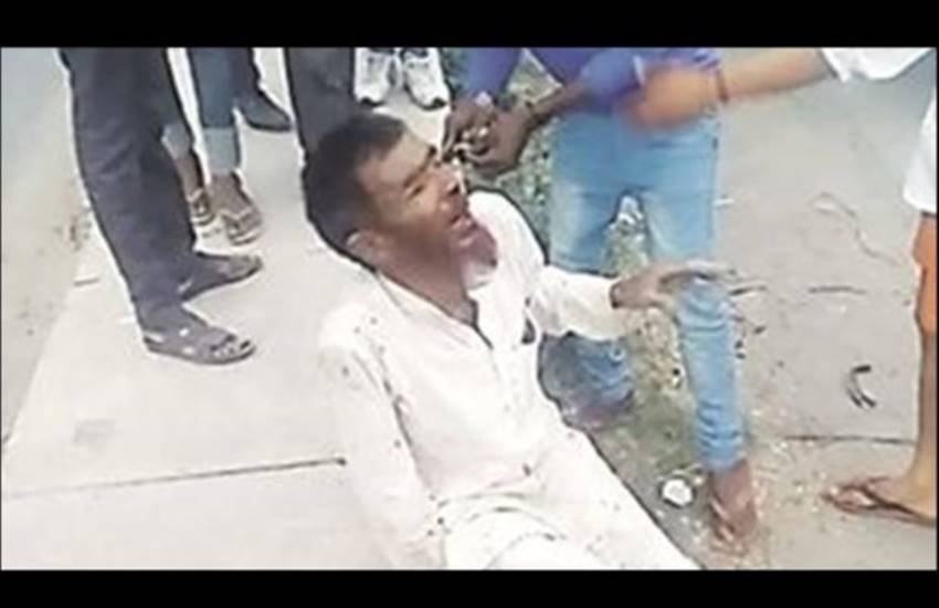 2017 में गौ तस्करी के आरोप में गौरक्षकों द्वारा पिटाई के बाद पहलू खान की मौत हो गई थी।
