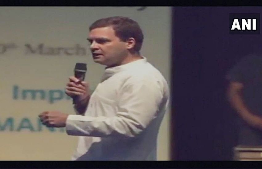 मणिपुर में कांग्रेस अध्यक्ष राहुल गांधी। फोटो सोर्स : एएनआई