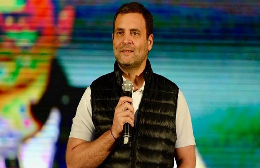 'अपनी बात राहुल के साथ' के दौरान लोगों से बात करते कांग्रेस अध्यक्ष राहुल गांधी (picture source indian express) 