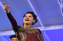 Sapna Choudhary, sapna choudhary congress, Sapna Choudhary bjp, lok sabha election, manoj tiwari, priyanka gandhi, sapna choudhary controversy, Sapna Choudhary dance videos, Sapna Choudhary latest videos, Sapna Choudhary youtube, Sapna Choudhary mathura, hema malini, Bigg Boss 11 Sapna Choudhary Income, House, Cars, Lifestyle, Family, Biography Net Worth, सपना चौधरी, Sapna Choudhary Lifestyle, Sapna Choudhary House, Sapna Choudhary Cars, Sapna Choudhary Awards, सपना चौधरी, भोजपुरी, sapna choudhary famous songs, sapna choudhary dance,