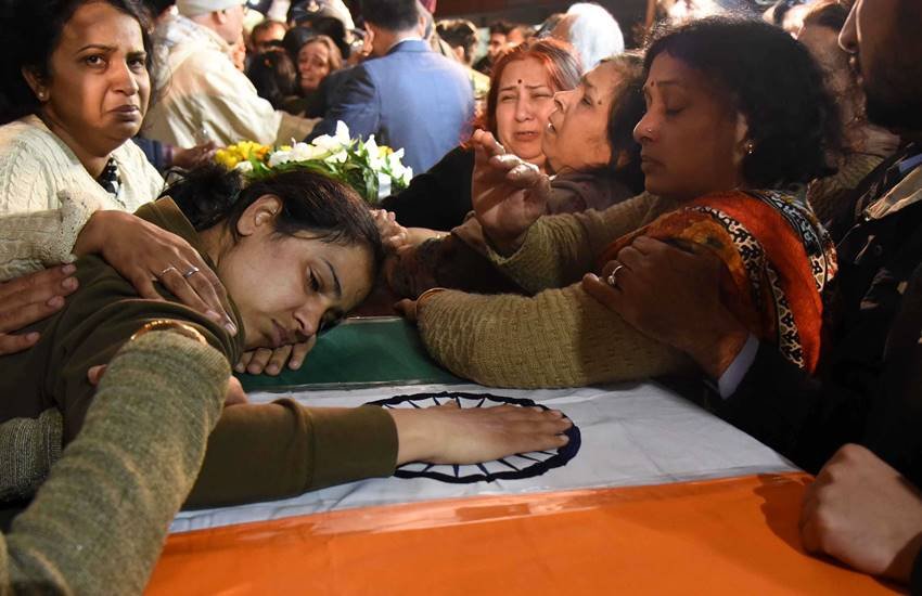 Wing commander siddarth, budgam chopper, chandigarh residence, chopper crash, Wing commander arti singh