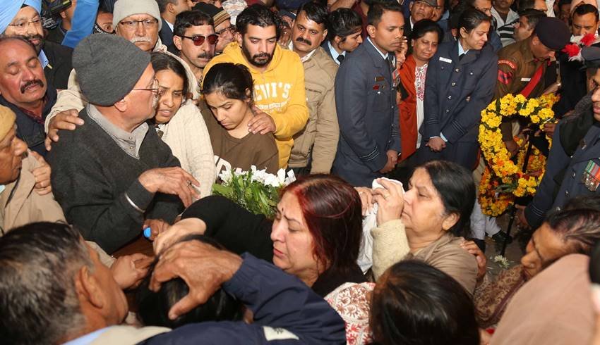 Wing commander siddarth, budgam chopper, chandigarh residence, chopper crash, Wing commander arti singh