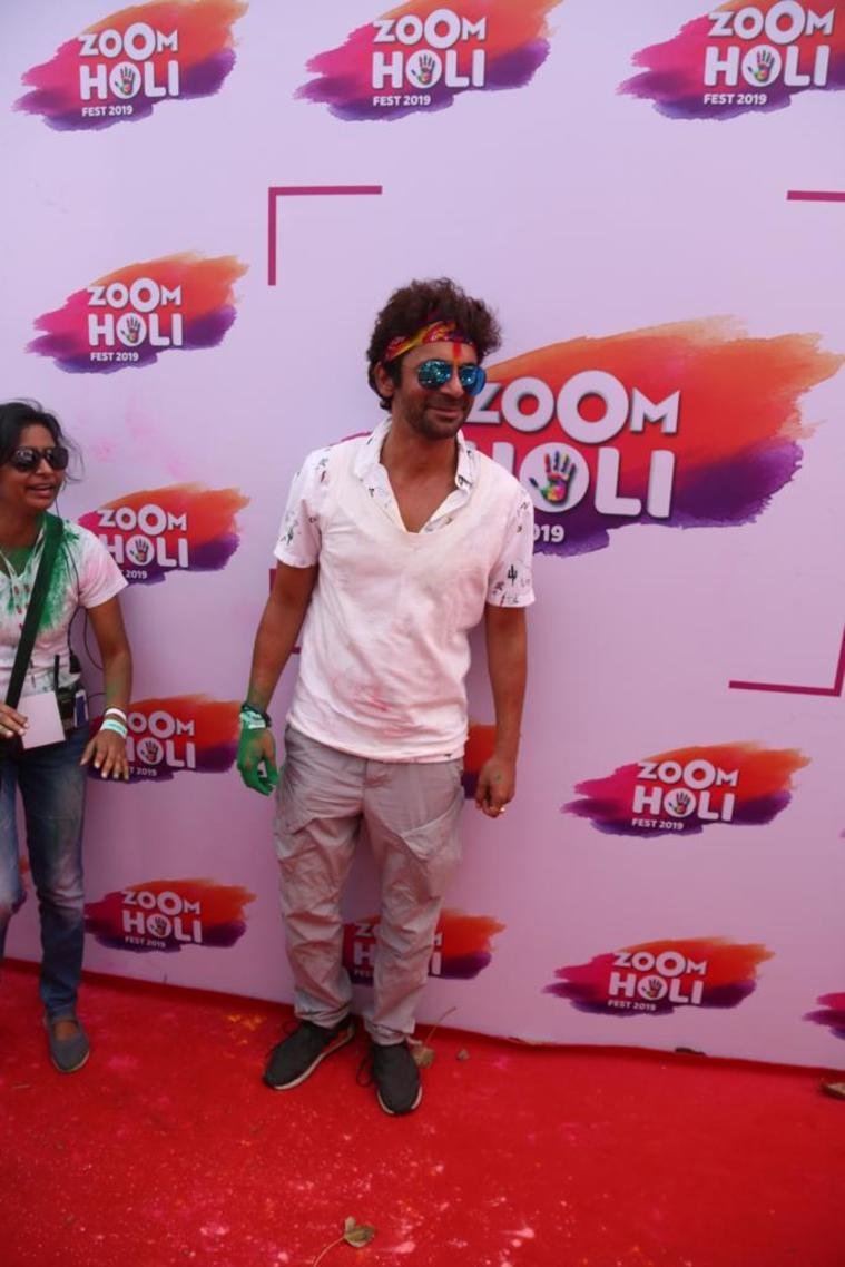 Holi, Holi 2019, taimur holi 2019, taimur holi photos, Holi photos, Taimur Ali Khan, Holi ceelbration photos, Farhan Akhtar, Shibani Dandekar, Shabana Azmi, Javed Akhtar, Zoya Akhtar, Divya Dutta