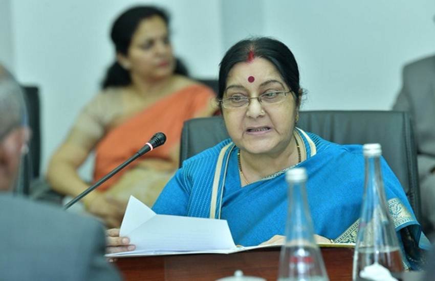 National news, Hindu, Muslim, Sushma Swaraj, Islamabad High Court, Muslim Men, Hinduism, forcibly converted, Marriage, Court, Imran Khan, पाकिस्तान, धर्मांतरण, जबरन धर्मांतरण, हिंदू, मुस्लिम, इमरान खान, इस्लामाबाद