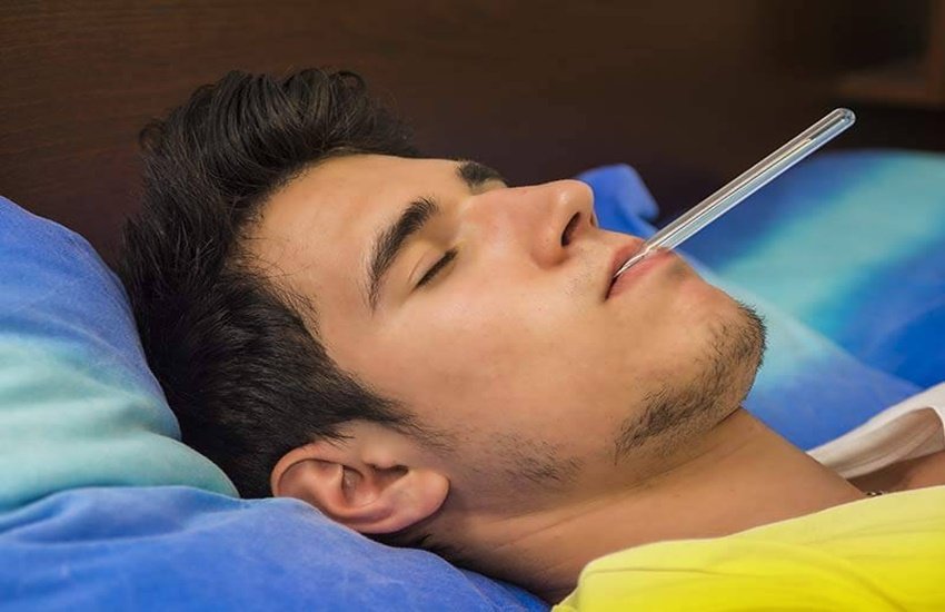 टाइफाइड के दौरान अपना ध्यान रखें (Source: Dreamstime)